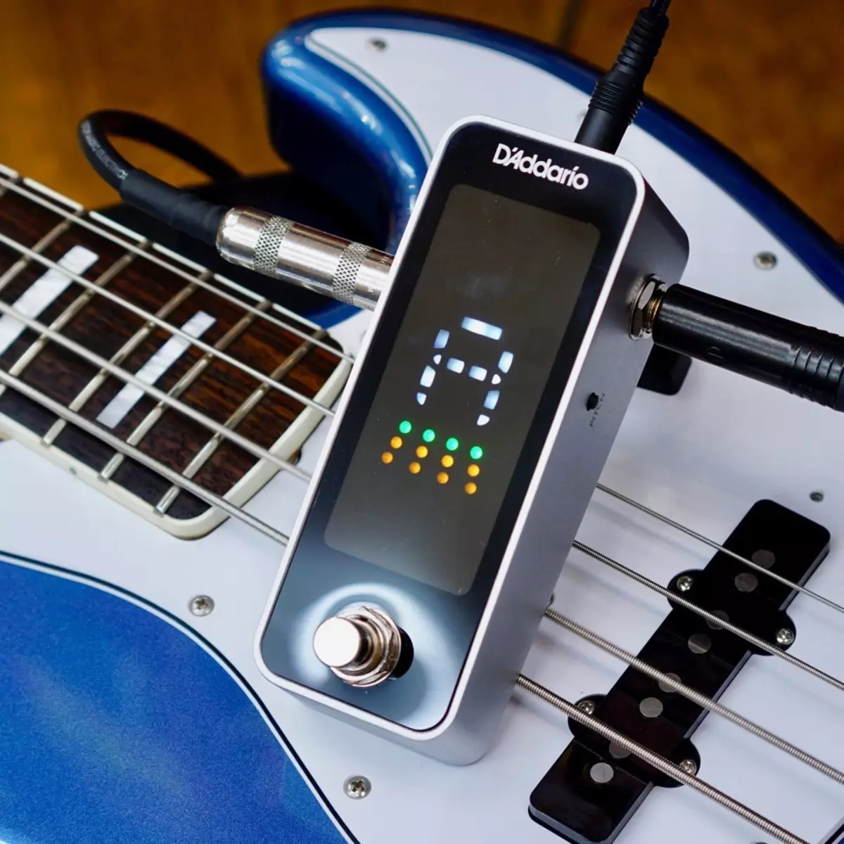 Tuners for guitars: the best guitar devices for adjusting acoustic guitars and electric guitar, six-stringed and seven-time, 12-strings and other 25425_6