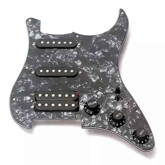 皮卡盖：为电视屏幕的吉他Stratocaster和声学。它是什么，从什么塑料制作电吉他面板？ 25429_15