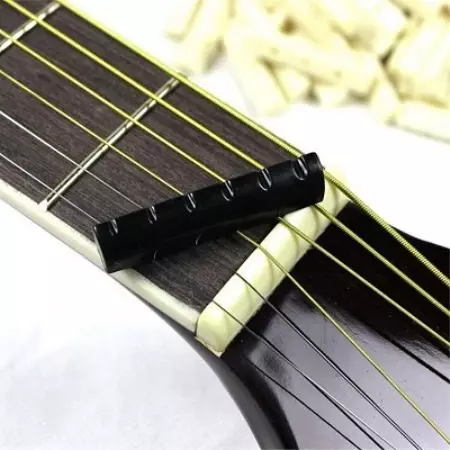 Akustik Gitar Dizeleri: Seçmek için ne daha iyi? Bir kalibre nasıl seçilir (kalınlık)? Metal ve yumuşak, gümüş ve diğer tipler, boyutlar 25474_19