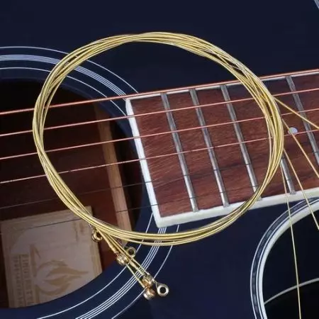 Strings untuk gitar akustik: Apa yang lebih baik untuk dipilih? Bagaimana untuk memilih kaliber (ketebalan)? Logam dan lembut, perak dan jenis lain, saiz 25474_20