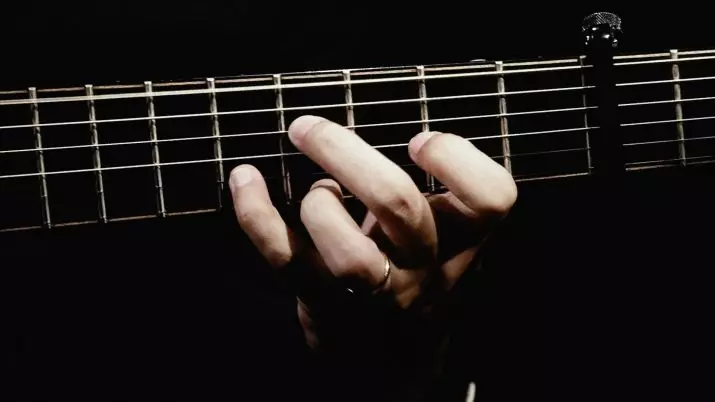 Fingerstyle: גיטאַרע שפּיל נוסח, לערנען פון נול פֿאַר ביגינערז, טעקניקס און עקסערסייזיז 25480_3