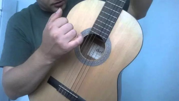 Španjolska borba na gitari: Kako igrati? Učenje gitara za početnike 25483_3