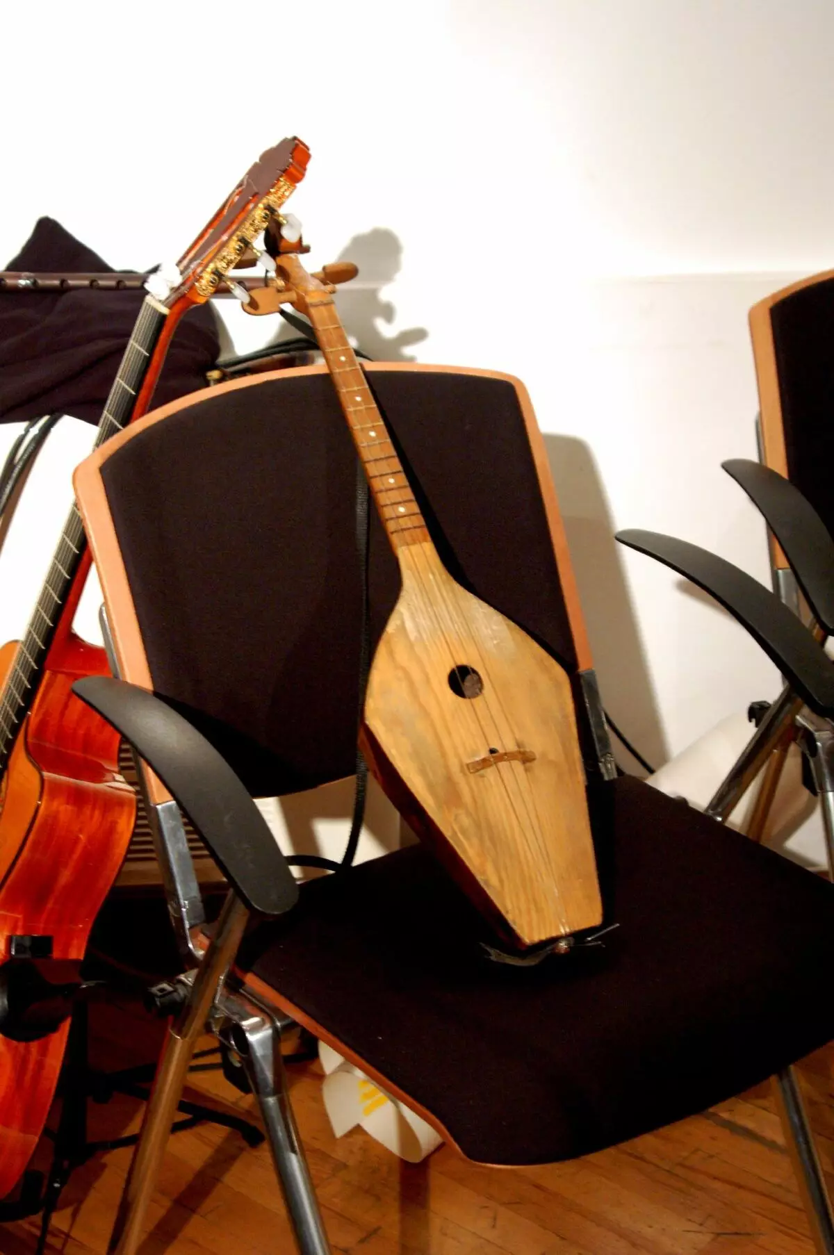 Pandouri: Zenei hangszer, Grúzia, String típusai Percles Georgian Balalak, Setup és játék 25489_6