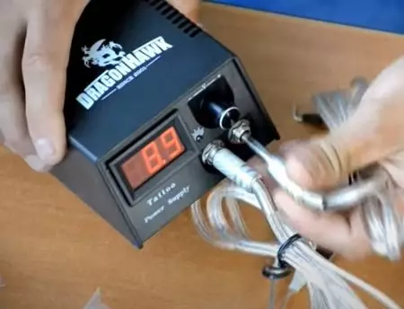 Tetováló gép a saját kezével: Hogyan készítsünk egy indukciós gépet otthon? Házi forgó gép a rendszer szerint 254_22