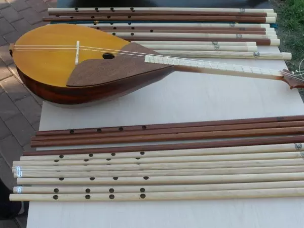 la història Dumbyra Bashkir dombra, l'estructura d'un instrument musical i les seves característiques 25506_13