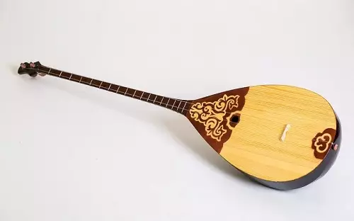 Думбен: Историја на Башкир Домбра, структурата на музичкиот инструмент и неговите карактеристики 25506_6