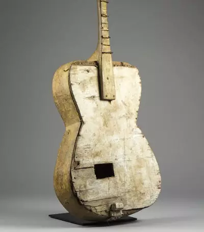 Kytara: Části struktury a jejich jméno. Jak to vypadá? Podrobnosti a bydlení, historie hudebního nástroje. Kolik to váží? 25519_7