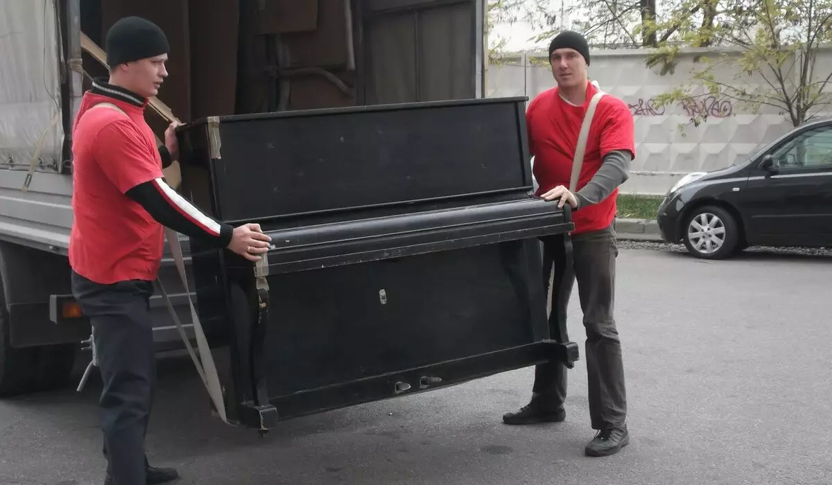 Piano Transportation: So tragen Sie Klavier und Klavier? Ist es möglich, für den Transport selbst zu zerlegen? Werkzeugverpackung. 25557_3