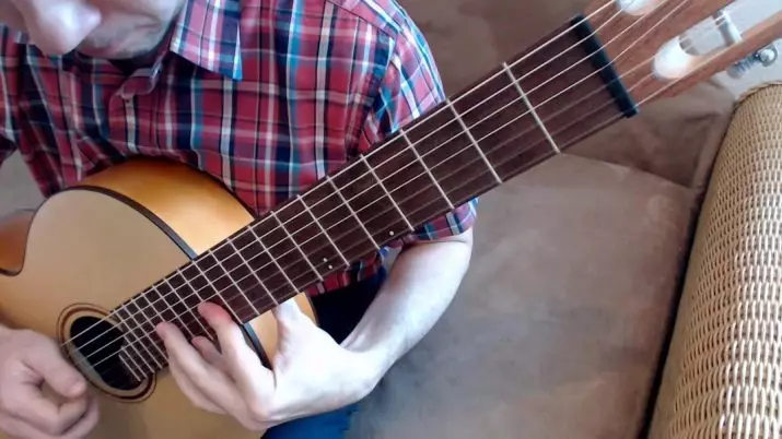 Severy Guitar (35 foto): Perbedaan antara gitar Rusia 7-string dari enam-string, apa yang lebih baik? Pelatihan gitar 7 string, klasik dan gitar lainnya 25596_32