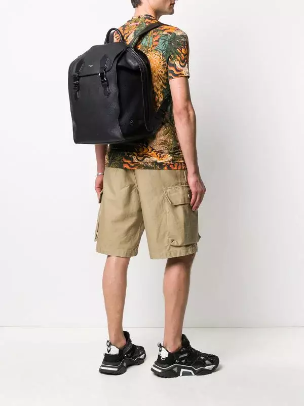 Рюкзаки Dolce & Gabbana: жіночі і чоловічі, чорні і червоні, шкіряні рюкзаки-сумки та інші моделі. Як відрізнити оригінал від копії? 2559_25