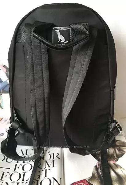 Dolce & Gabbana backpacks: femra dhe burra, black dhe të kuqe, backpacks lëkure çanta dhe modele të tjera. Si të dallojmë origjinalin nga kopja? 2559_35