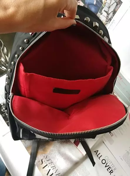 Dolce & Gabbana backpacks: femra dhe burra, black dhe të kuqe, backpacks lëkure çanta dhe modele të tjera. Si të dallojmë origjinalin nga kopja? 2559_36