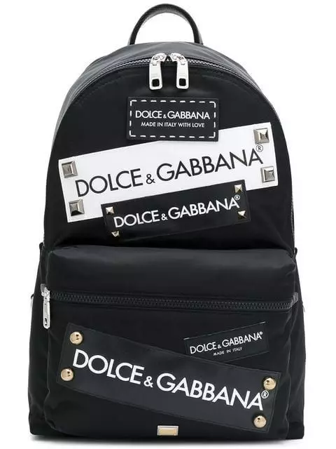 Dolce a Gabbana Backpacks: Benywod a dynion, du a choch, bagiau cefn lledr a modelau eraill. Sut i wahaniaethu'r gwreiddiol o'r copi? 2559_7