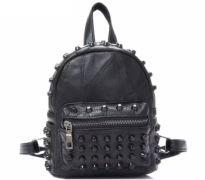 Fekete hátizsákok (75 fotó): Női modellek, kis és nagy, hátizsák táskák és divatos rendes lánc hátizsákok, felirattal és monofonikus 2567_41