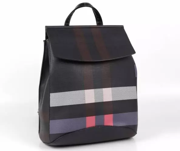 Black Backpacks (75 fotografija): Ženski modeli, male i velike, ruksak vrećice i moderan redovni lanac naprtnjače, s natpisom i monofoni 2567_50