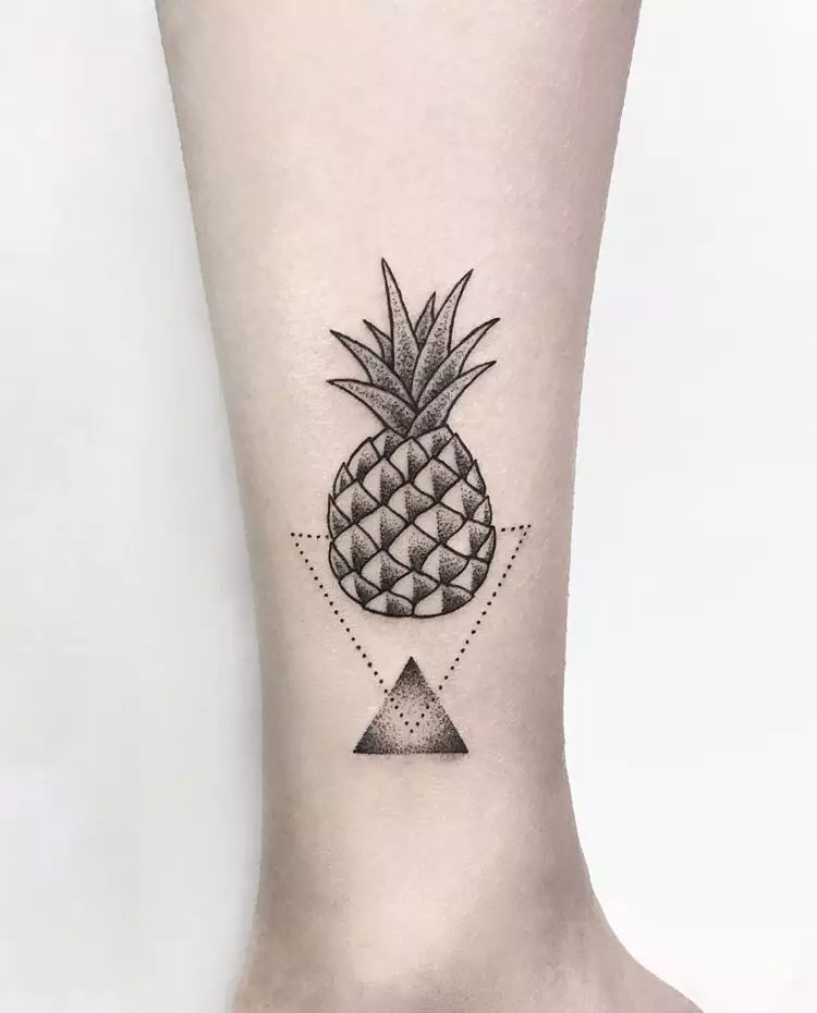 纹身“菠萝”：纹身和意义的草图，腿部，手和身体的其他部位的小而大纹身 256_18