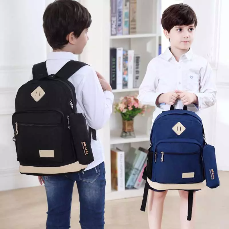 Backpacks na baya (106 hotuna): Bagge-baya na baya ga yara da kan ƙafafun, ƙananan da babba, fata da filastik, tare da allo kuma ba tare da 2573_12