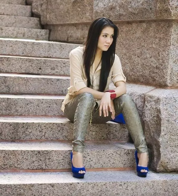 Zapatos azules (80 fotos): modelos femeninos de azul oscuro, con los que llevan zapatos azules brillantes, que medias para usar 2576_14