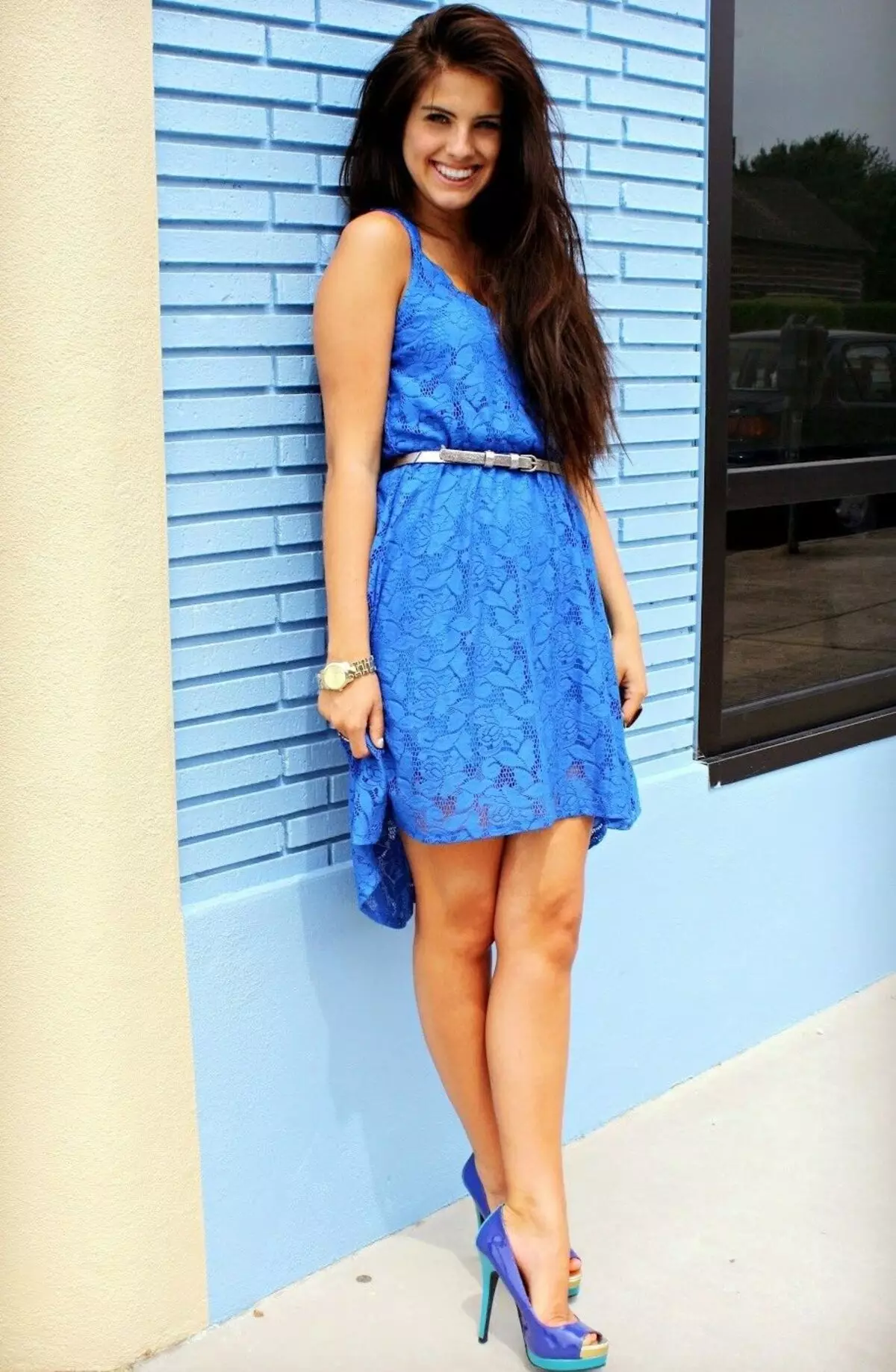 รองเท้าสีน้ำเงิน (80 ภาพ): รุ่นหญิงของสีน้ำเงินเข้มที่สวมใส่รองเท้าสีน้ำเงินสดใสซึ่งถุงน่องที่สวมใส่ 2576_16