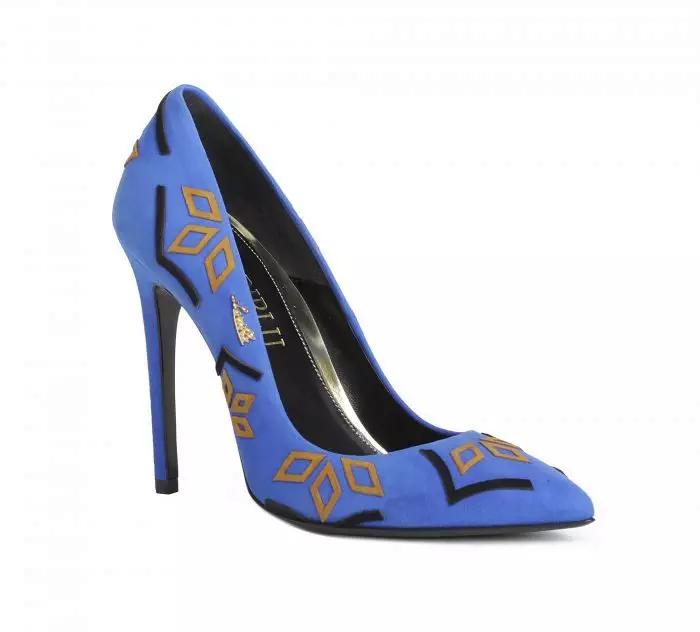 Blå skor (80 bilder): kvinnliga modeller av mörkblå, med som bär ljusblå skor, vilka strumpbyxor att bära 2576_42