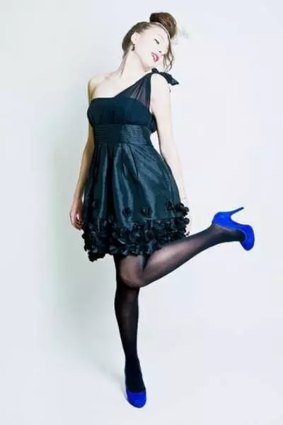 Kasut Biru (80 gambar): Model wanita biru gelap, yang memakai kasut biru terang, yang ketat dipakai 2576_77