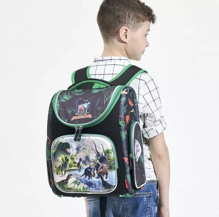 Školski ruksak za 12 godina: trendy ortopedski Rangers u školu, za dječaka i djevojčice, male kože i druge prekrasne modele 2579_46