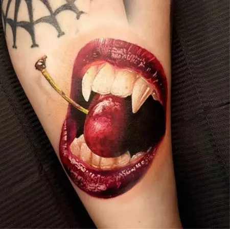 Tattoo in the form of lips: sketches. Tattoos on the neck and hands. The value of a tattoo in the form of a kiss for men and girls. Red lips with tongue and other options 257_14