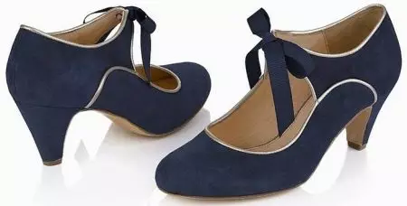 Heel shoes (112 wêne): Kincên jinan li ser heel, modelên bi hebên jêkirin û şûna wan, ku hebên ku ji bo jinê bêkêmasî ne 2590_36