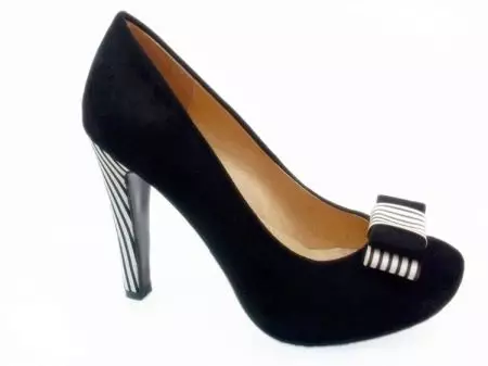 Heel shoes (112 wêne): Kincên jinan li ser heel, modelên bi hebên jêkirin û şûna wan, ku hebên ku ji bo jinê bêkêmasî ne 2590_66