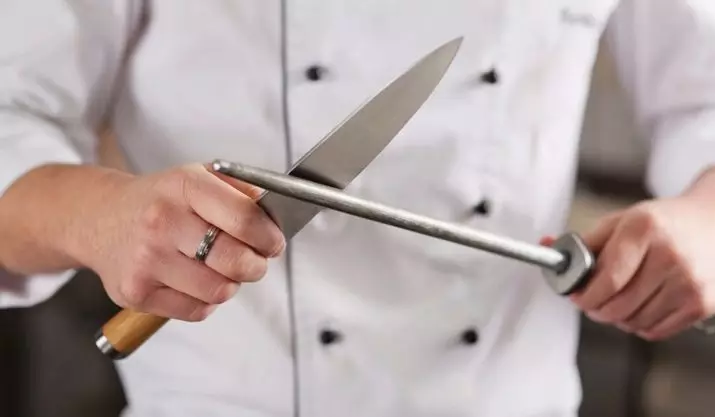 Musat untuk mengasah pisau: Bagaimana cara mempertajam dan mengedit pisau dengan Musat? Bagaimana cara memilihnya dengan benar? 25918_3