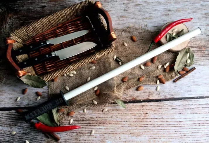 Musat na ostré nože: Ako zaostrenie a úpravu nožov s Musat? Ako si to vybrať správne? 25918_4