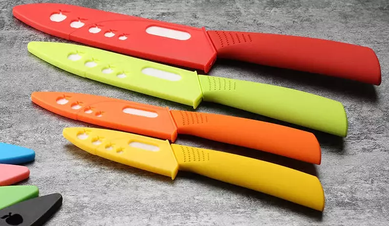 सिरेमिक चाकू (34 तस्वीरें): पेशेवरों और विपक्ष। एक रसोई चाकू कैसे चुनें? चुप कैसे करें? आप क्या कट कर सकते हैं? ग्राहक समीक्षा 25919_14