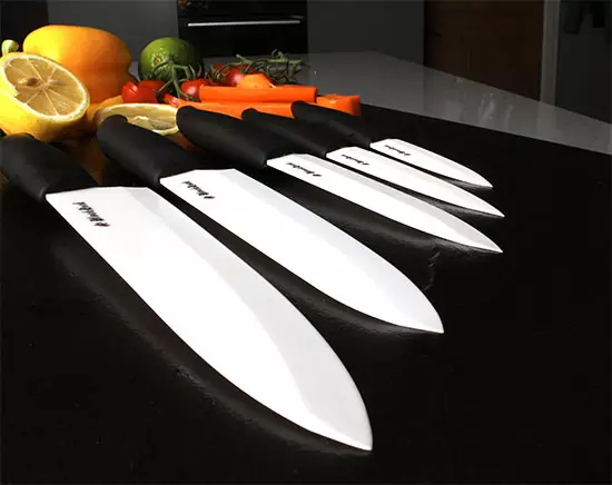 सिरेमिक चाकू (34 तस्वीरें): पेशेवरों और विपक्ष। एक रसोई चाकू कैसे चुनें? चुप कैसे करें? आप क्या कट कर सकते हैं? ग्राहक समीक्षा 25919_25