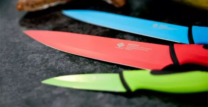 सिरेमिक चाकू (34 तस्वीरें): पेशेवरों और विपक्ष। एक रसोई चाकू कैसे चुनें? चुप कैसे करें? आप क्या कट कर सकते हैं? ग्राहक समीक्षा 25919_8