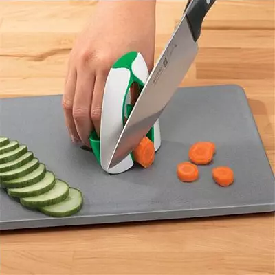 Knivar för grönsaker och frukter (29 foton): Beskrivning av vegetabiliska knivskivor, väljer en kniv för att skära vattenmelon och för zest, för skärning av äpplen och andra frukter 25942_10