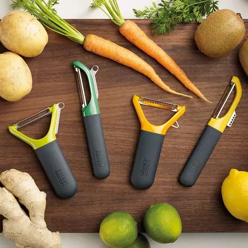 Knivar för grönsaker och frukter (29 foton): Beskrivning av vegetabiliska knivskivor, väljer en kniv för att skära vattenmelon och för zest, för skärning av äpplen och andra frukter 25942_17