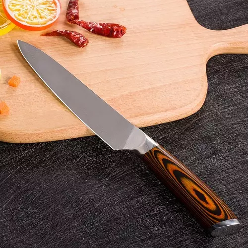 Knivar för grönsaker och frukter (29 foton): Beskrivning av vegetabiliska knivskivor, väljer en kniv för att skära vattenmelon och för zest, för skärning av äpplen och andra frukter 25942_6