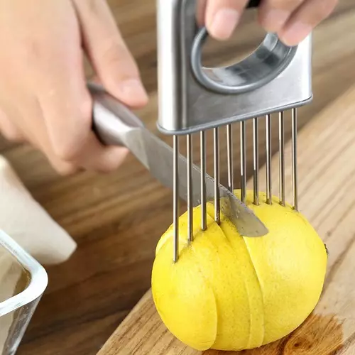 Knivar för grönsaker och frukter (29 foton): Beskrivning av vegetabiliska knivskivor, väljer en kniv för att skära vattenmelon och för zest, för skärning av äpplen och andra frukter 25942_9
