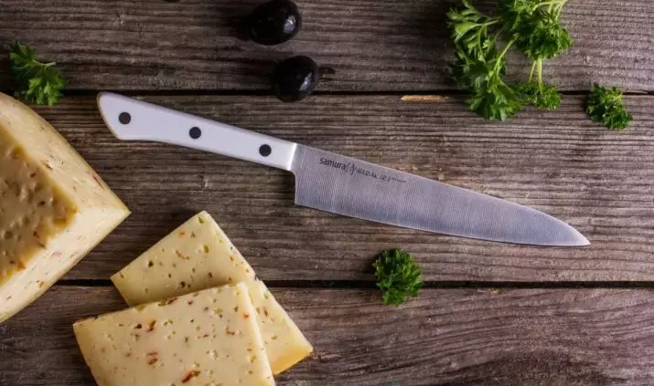 En kniv för ost (33 bilder): en uppsättning ostknivar för skärning, modeller med två handtag. Hur man använder professionella ostknivar? 25944_28