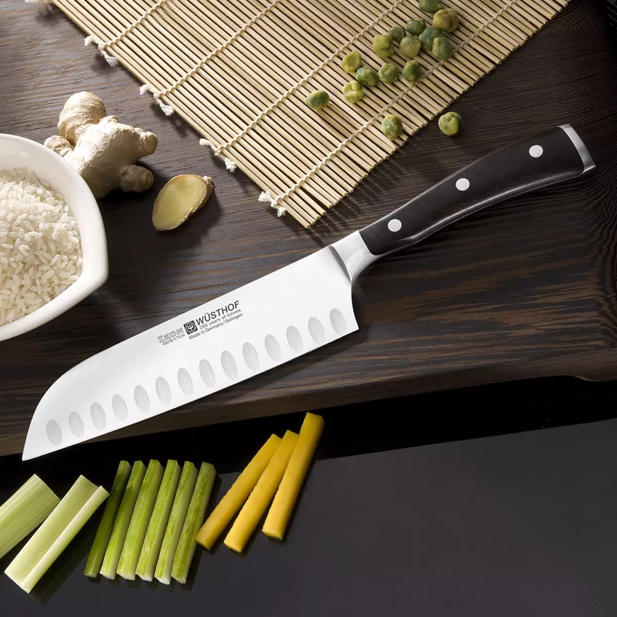 چاقو Rondell: 3 اور 6 اشیاء کے لئے باورچی خانے کے چاقو کا ایک سیٹ کیسے منتخب کریں؟ ماڈل Espada، Falkata اور دیگر کے جائزہ. روٹی اور دیگر کے لئے کوک بورڈز کی خصوصیات 25947_2