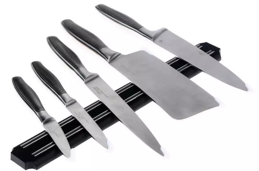چاقو Rondell: 3 اور 6 اشیاء کے لئے باورچی خانے کے چاقو کا ایک سیٹ کیسے منتخب کریں؟ ماڈل Espada، Falkata اور دیگر کے جائزہ. روٹی اور دیگر کے لئے کوک بورڈز کی خصوصیات 25947_7