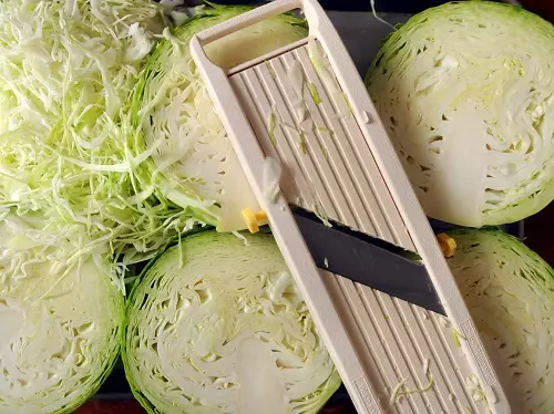 Zelí bump nůž (15 fotografií): výběr nože se dvěma lopatkami pro řezání zeleniny. Jak to použít? 25948_5