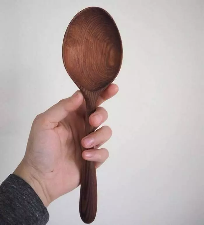 Come fare un cucchiaio di legno? 22 foto Caratteristiche della produzione di un cucchiaio per cibo e cucchiaio-guardia sul tornio a casa. Cosa dovrebbe essere coperto? Come e cosa dipingere? 25956_13