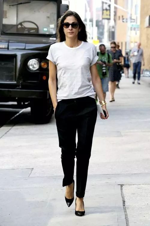 Чорні туфлі (110 фото): з чим носити красиві жіночі туфлі чорного кольору, як з ними поєднувати джинси, панчохи, шкарпетки 2596_12