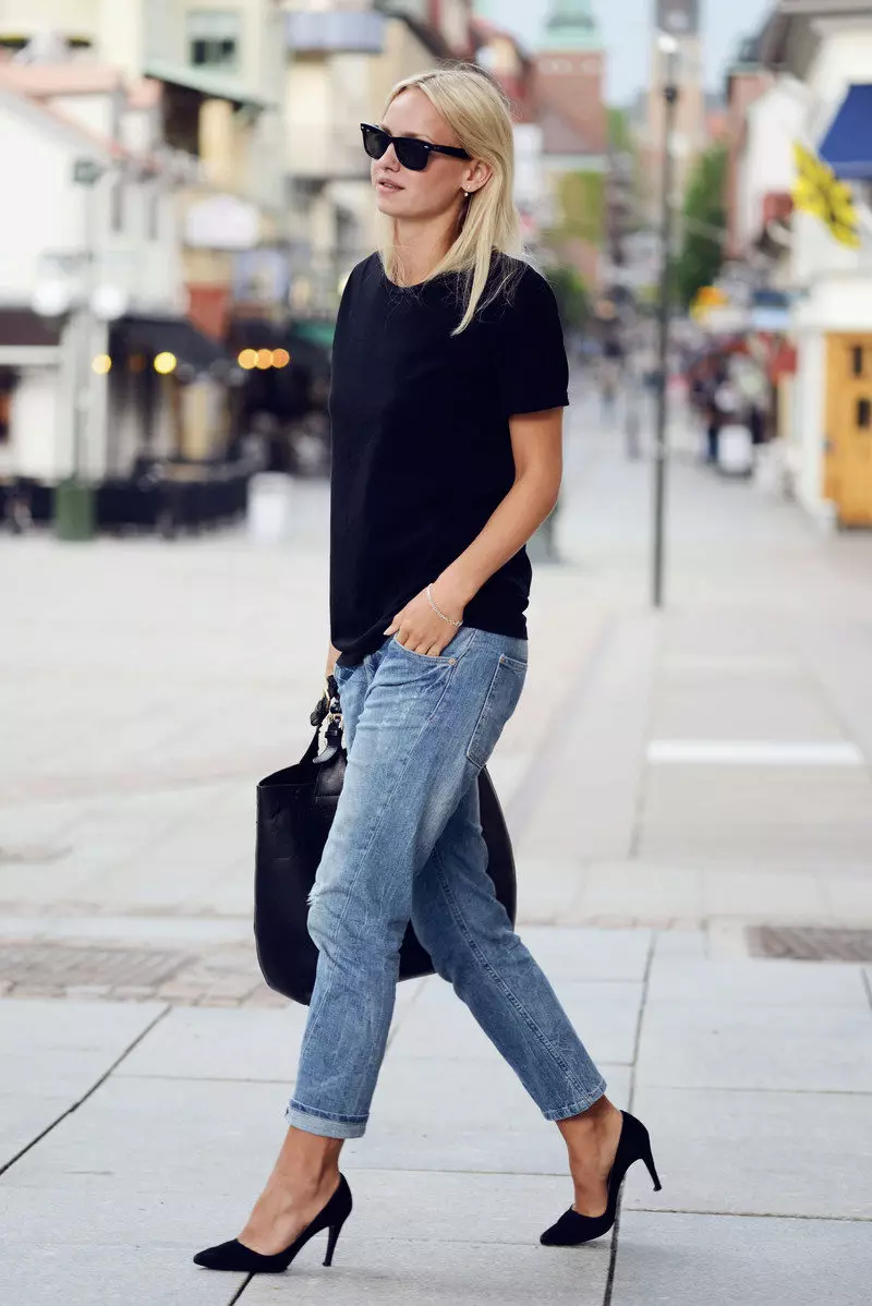 Juodieji batai (110 nuotraukų): ką dėvėti gražius moterų batus juoda, kaip sujungti džinsus su jais, kojinės, kojinės 2596_2