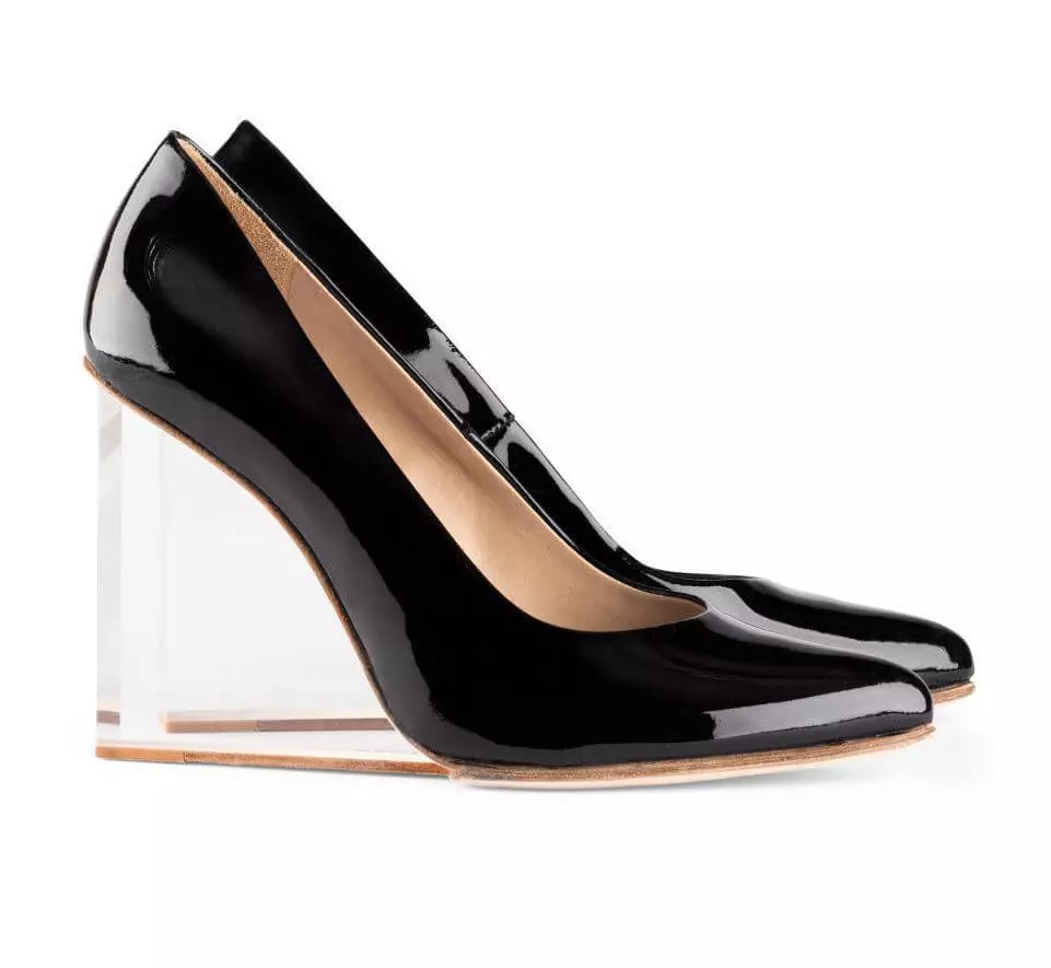 Црне ципеле (110 фотографија): Шта да носите прелепе женске ципеле у црном, како комбиновати фармерке са њима, чарапама, чарапама 2596_62
