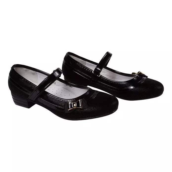 Black Shoes (110 mga larawan): Ano ang magsuot ng magagandang babae na sapatos sa itim, kung paano pagsamahin ang maong sa kanila, medyas, medyas 2596_71