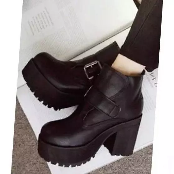 Crne cipele (110 fotografija): Šta nositi prekrasne ženske cipele u crnom, kako kombinirati traperice s njima, čarape, čarape 2596_85