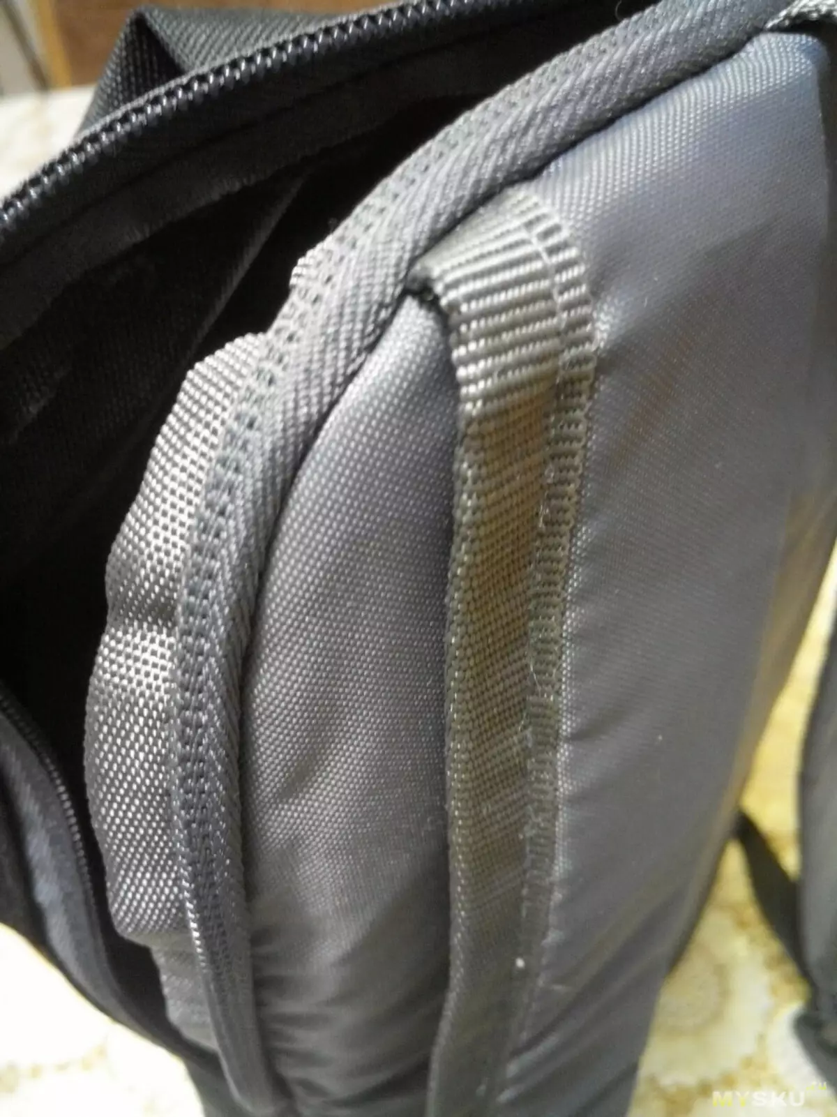 Giunsa paghugas ang usa ka backpack? Mahimo ba ako manglaba sa usa ka makinang panghugas? Giunsa nga limpyohan ang backpack sa eskuylahan nga adunay usa ka lig-on nga bayanan sa balay? 2597_15