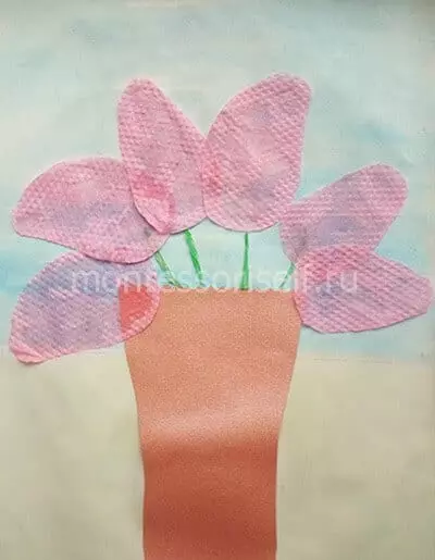 来自餐巾的工艺品：用纸巾用你自己的手制成的应用。如何让秋天的花朵与5-6和7岁儿童？从餐巾和罗文分支的树 25992_14